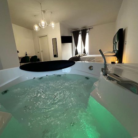 Habitat Luxury Suites Bellona エクステリア 写真