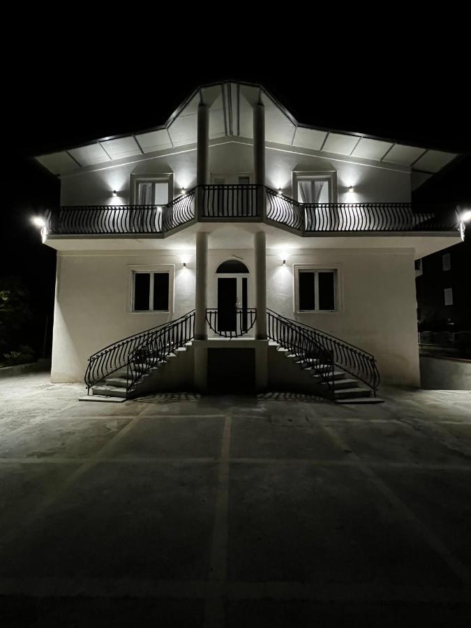 Habitat Luxury Suites Bellona エクステリア 写真